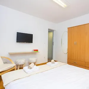 Bella Vista - Cozy With Easy Check-in And Free Parking Appartement